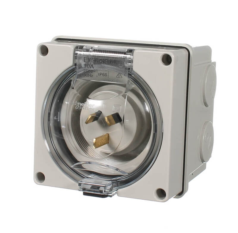 CLIPSAL EY56AI310 | Appliance Inlet 3 Flat Pin 10Amp IP66 | EASY56