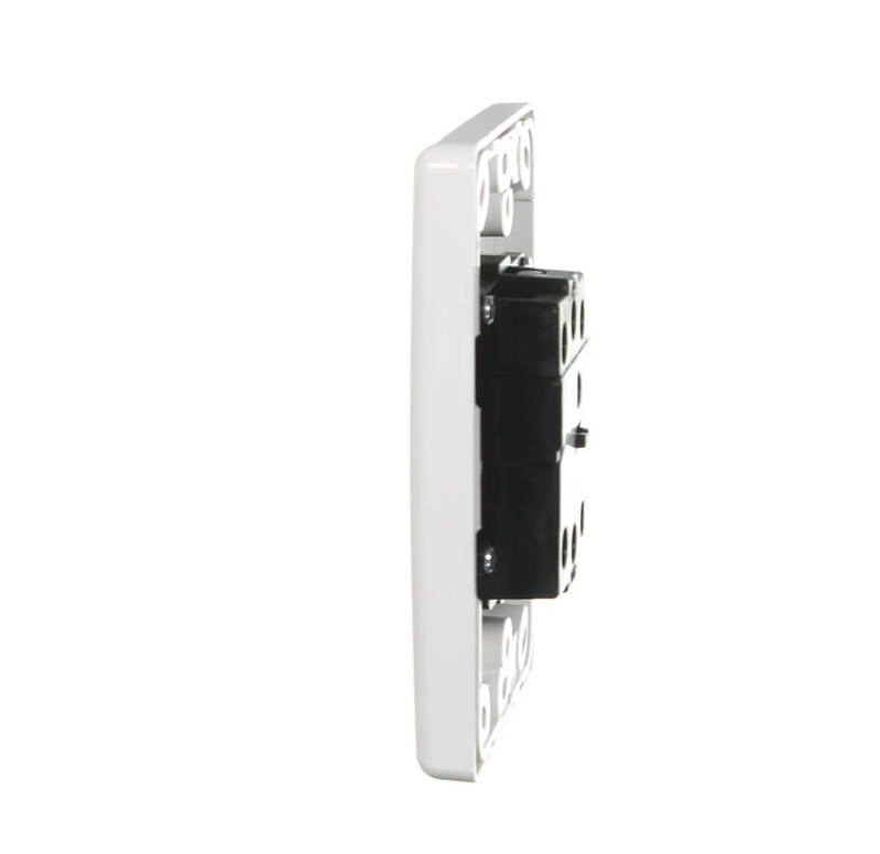 CLIPSAL 2031D32WE 32Amp Double Pole Cooker / Stove Isolator Switch