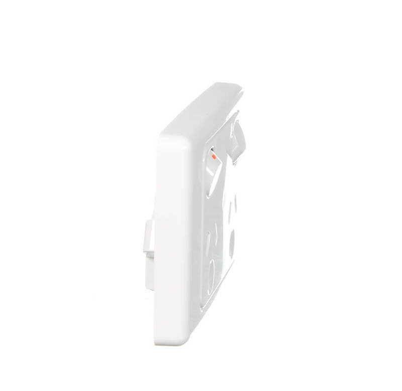 Clipsal 2025/15WE 15Amp Double Power Point GPO White 2000 Series