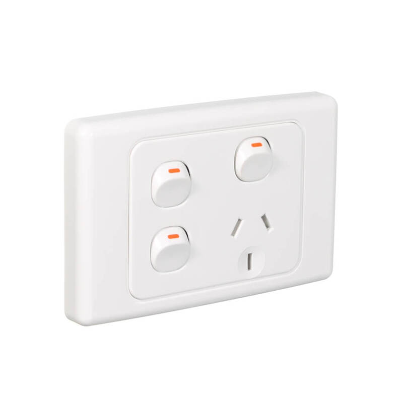 Clipsal 2015XX-WE | 10Amp Single Power Point With 2 Extra Switches White I 2000 Series main image
