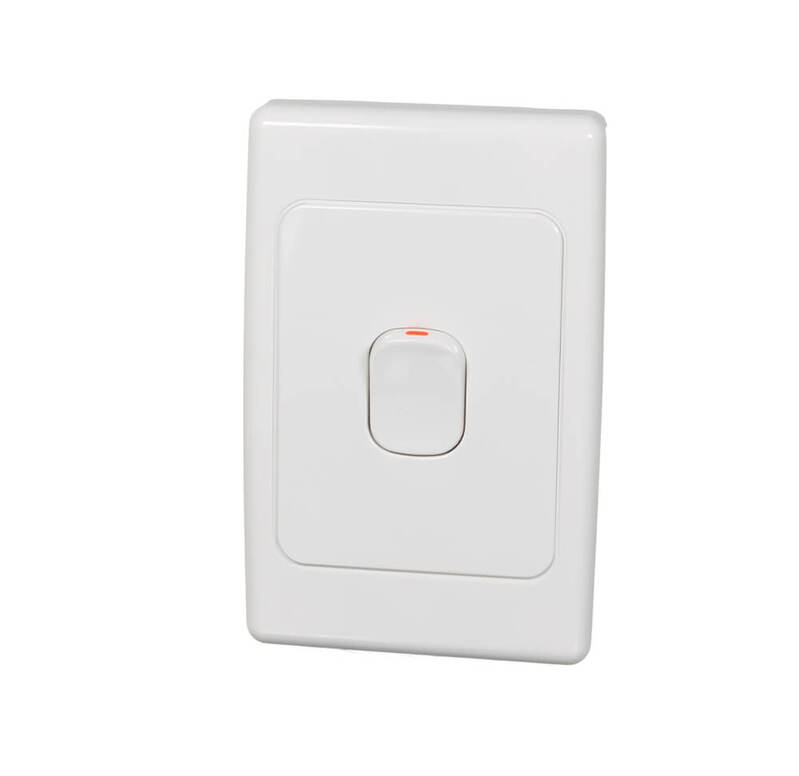 CLIPSAL 2031D32WE 32Amp Double Pole Cooker / Stove Isolator Switch