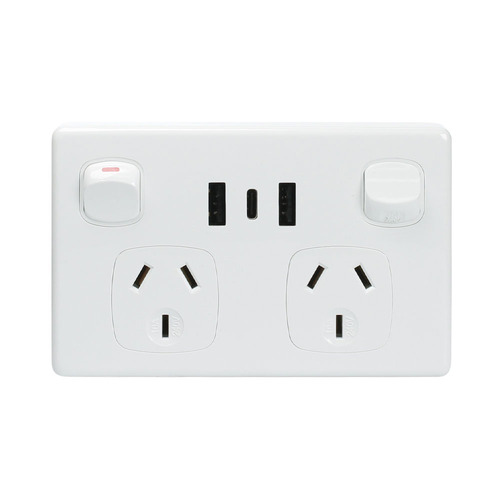4C 040.000.0117 | Double Power Point with 5V 2 x 2.4A and 3A Type C USB Charger (Total 7.8A) | 'Classic' Style main image